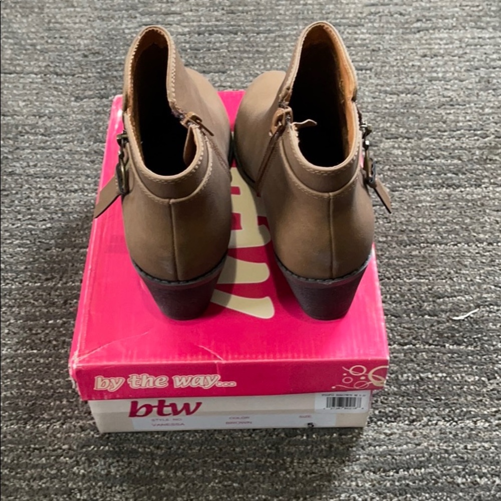 NWTS Bwt Boots Size 5 - Picture 6 of 6